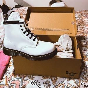 WHITE DOC BOOTS